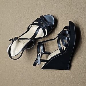 Jessica Simpson jp-javawn black wedge sandals size 9